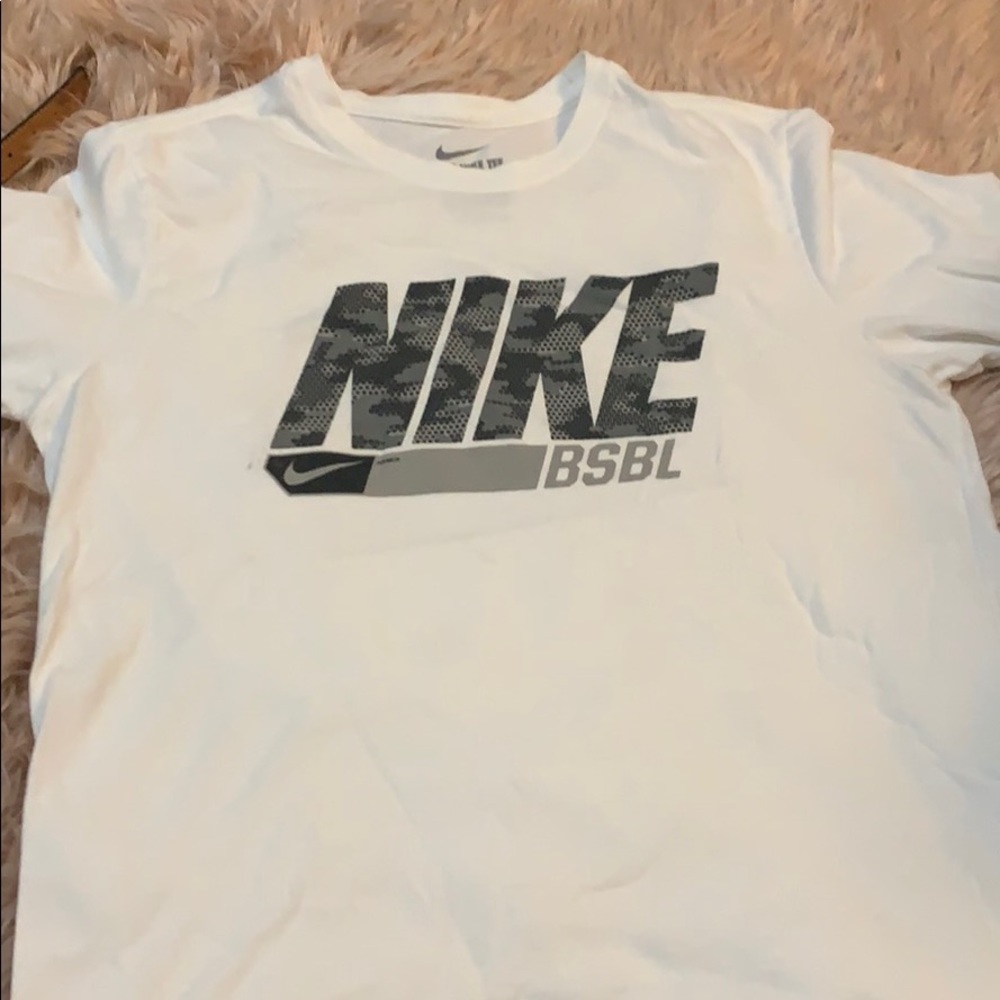 Nike Tee (male)